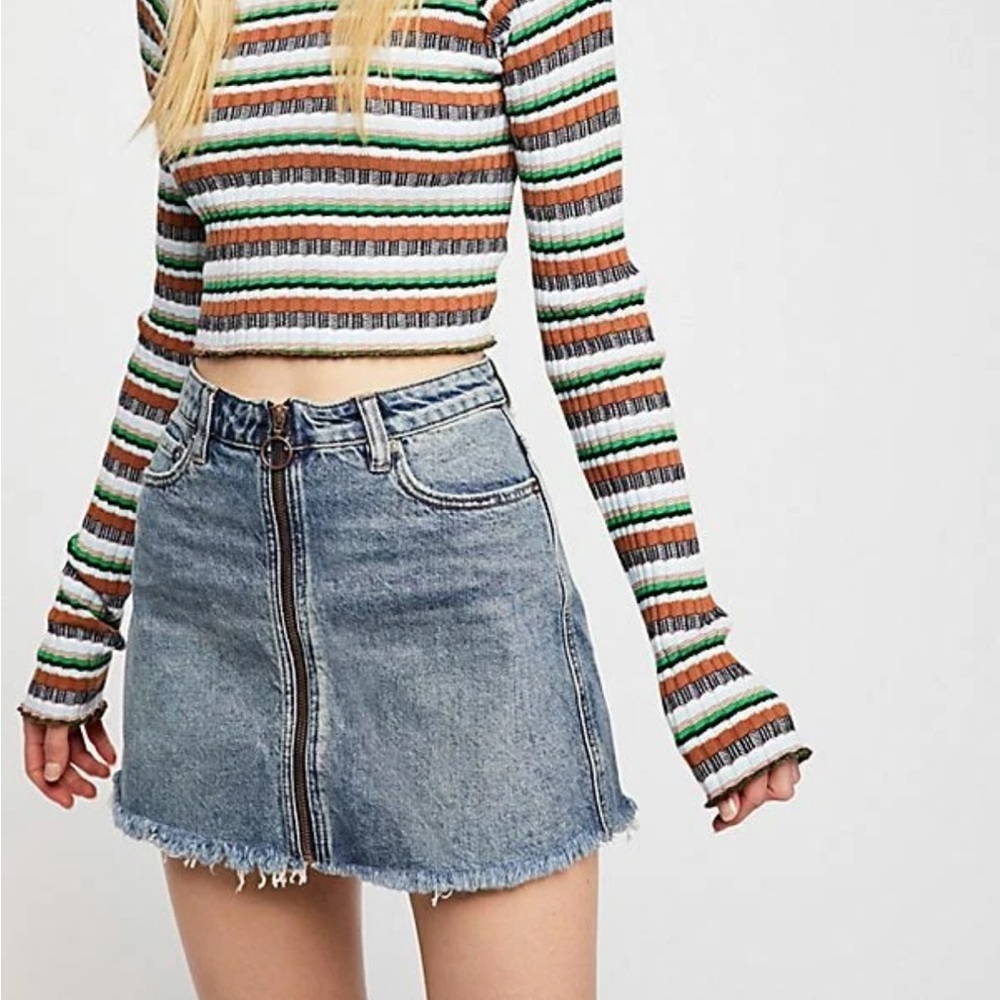 We The Free by Free People women’s size 26 Zip It Up mini denim skirt blue denim